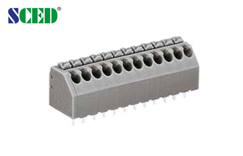 اللون الرمادي PCB Spring Terminal Block 3.5mm الملعب 5A 300V UL94V-0