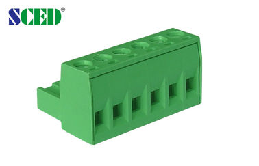 300V / 18A أنثى أجزاء كتل كهربائية طرفية M3 برغي الملعب 5.08mm